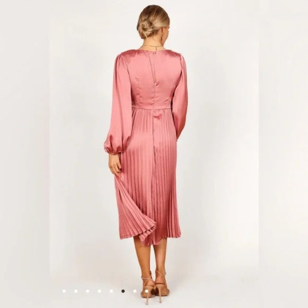 Petal & Pup Noelle Twist Front Pleated Midi Dress - Pink Large - Picture 2 of 9
